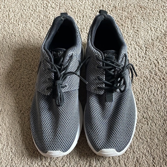 nike gray roshe run - Picture 2 of 6